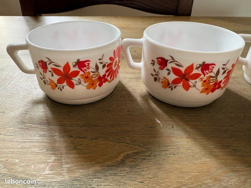 Lot 11 x tasse à café Vintage année 1970 décor de fleurs / arcopal