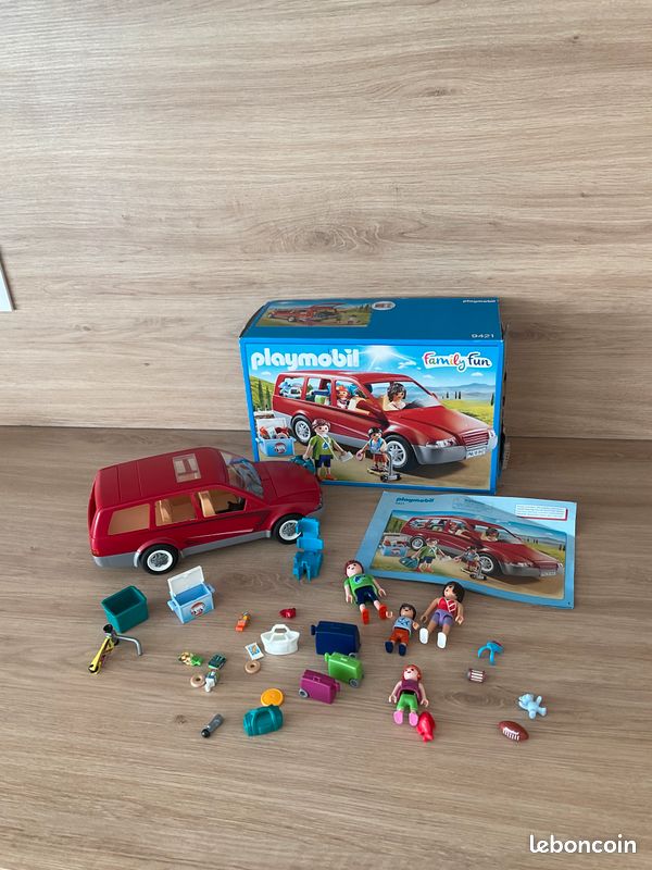 Playmobil famille avec voiture (image 1)