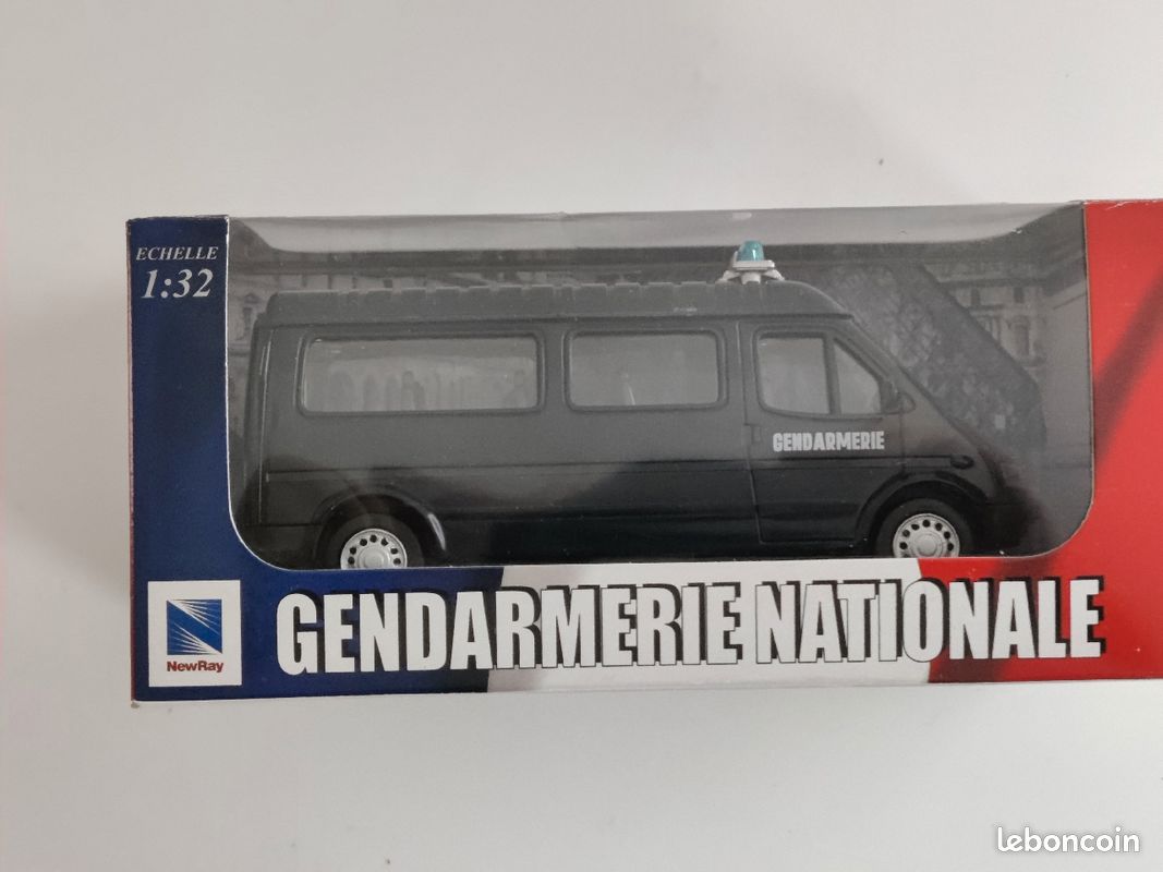 Fourgon gendarmerie nationale échelle 1/32 NewRay neuf dans sa boîte (image 2)