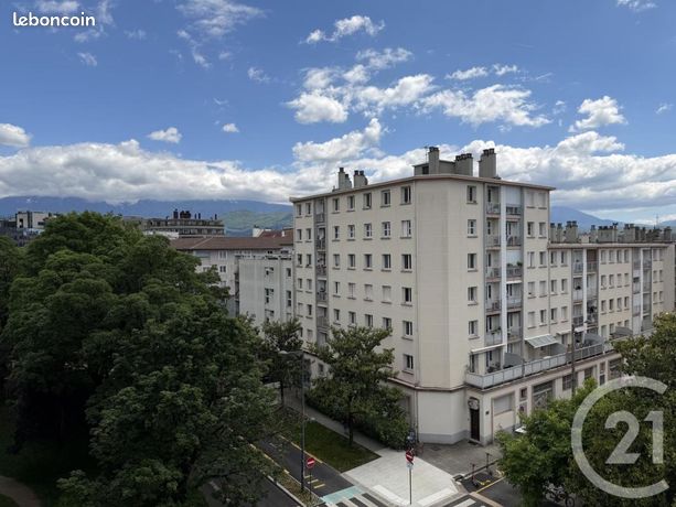 Appartement 4 pièces 85 m² — 22