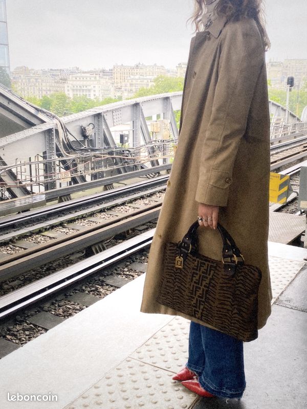 Grand Sac en Toile Zébrée et Cuir Fendi comme neuf (image 3)