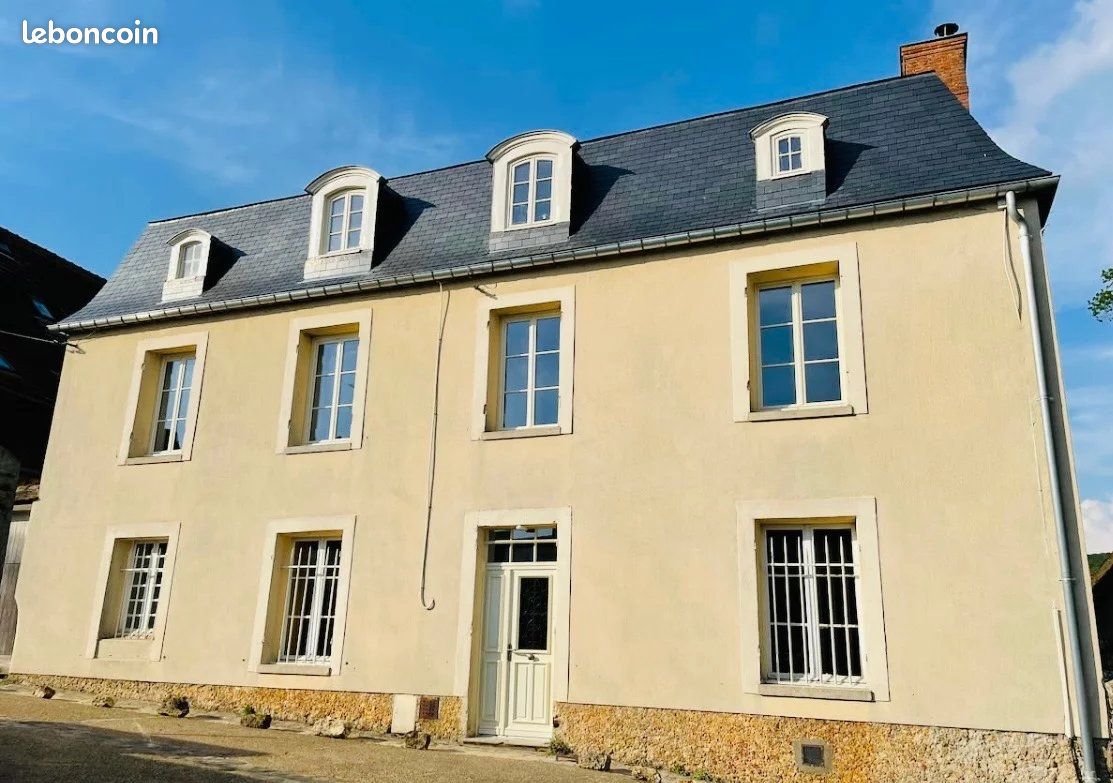 Maison 11 pièces 298 m² · à Dampierre-en-Yvelines · 298 m² · 2 500 €