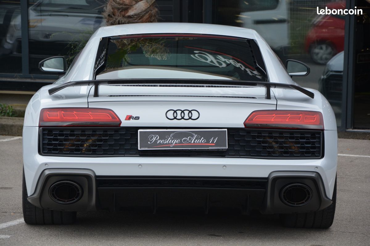 Audi R8 620 CV V10 Performance LOA 1 299 Euros Par mois Sièges Recaro Carbon Interieur et Moteur Gris Suzuka V 10 (image 9)