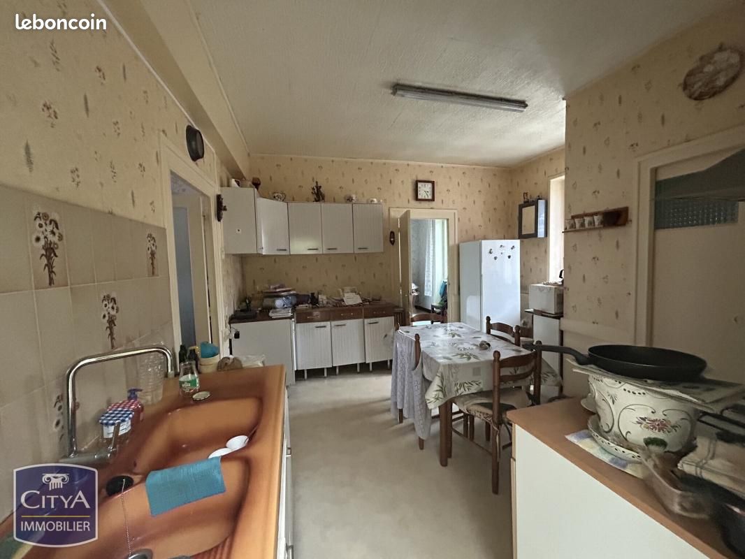 Appartement 3 pièces 65 m² · à Roanne · 65 m² · 75 000 €