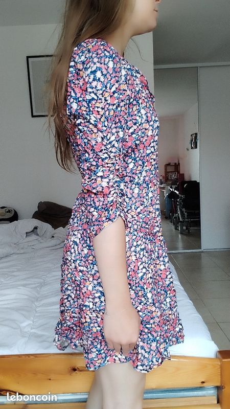 Robe fleurie pour fille (image 2)