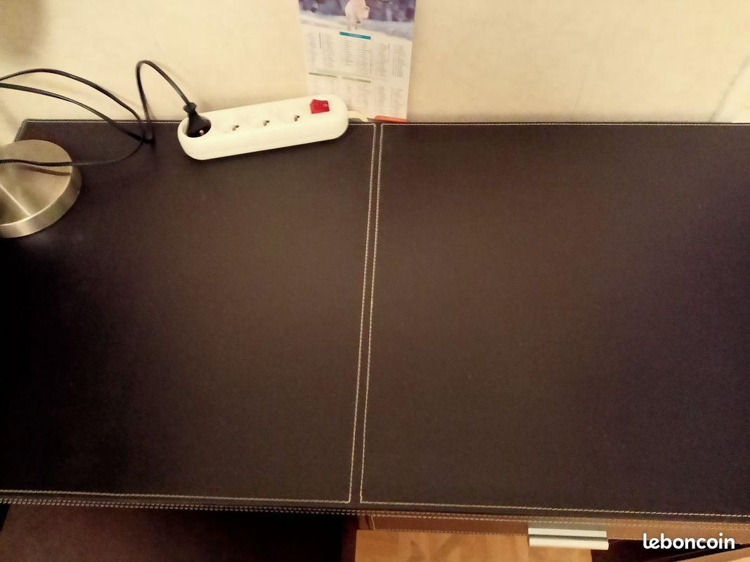 Ensemble bureau avec deux grands tiroirs incorpores et ses deux meubles 3 tiroirs assortis (image 3)