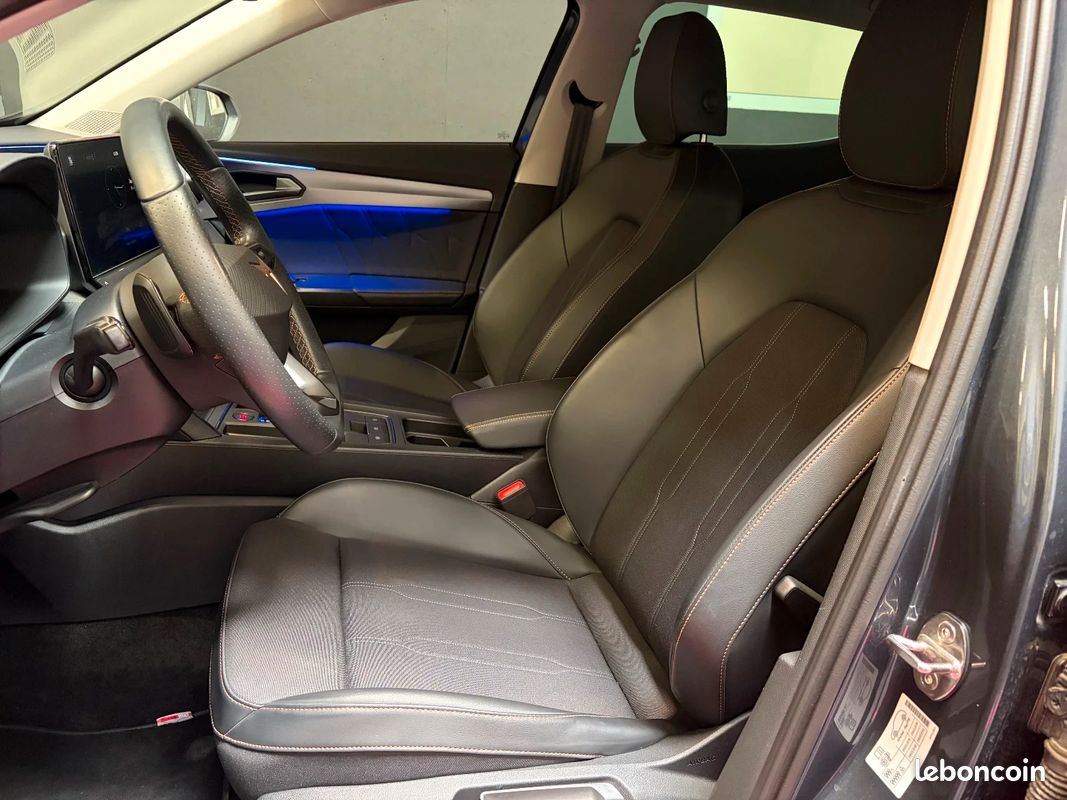 CUPRA FORMENTOR 1.4 e-HYBRID 204 ch DSG6 V / Caméra 360 / Volant chauffant (image 14)
