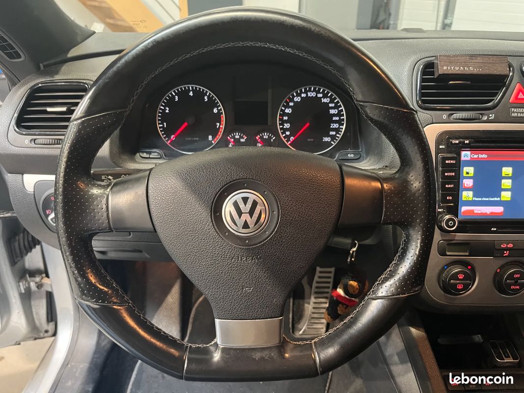VOLKSWAGEN Scirocco 1.4 TSI 160ch Sportline - 2009 - DYNAUDIO - Projecteur Bi-Xenon (image 9)