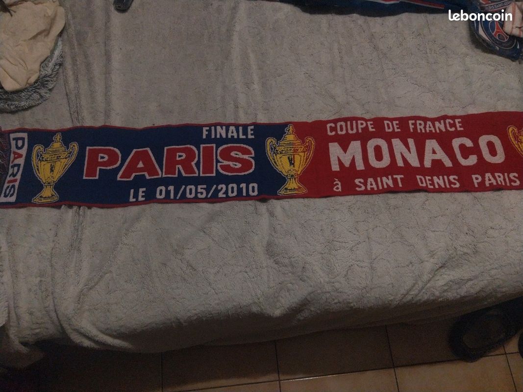 Paris Saint-Germain Echarpe PSG - Neymar Jr - Collection Officielle
