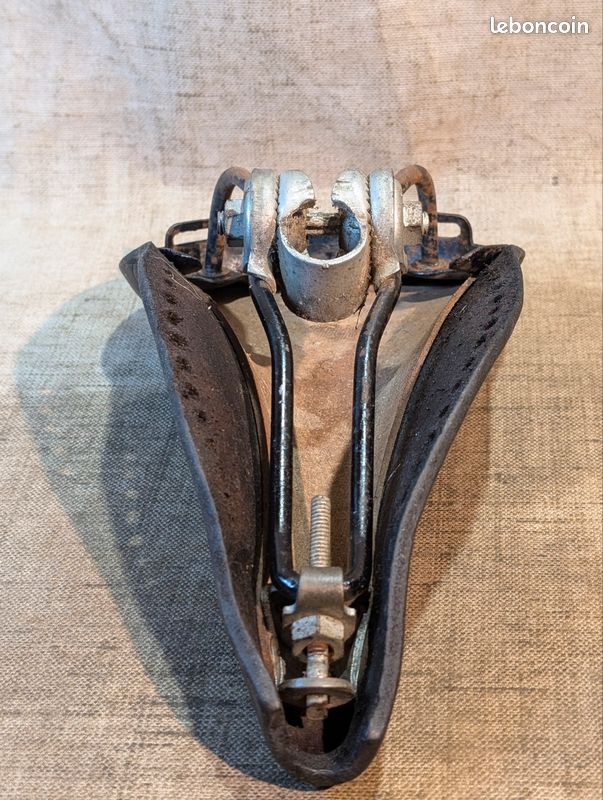ANCIENNE SELLE CUIR Orlys , old saddle bicycle EUR 49,00 - FR