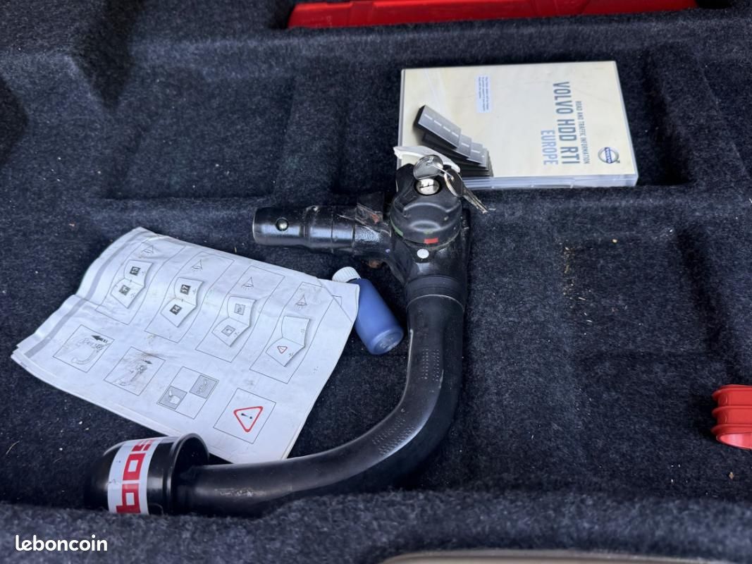 Volvo V60 D4 163 ch StopetStart Ocean Race Edition Geartronic (image 14)