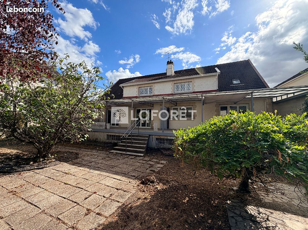 Maison 8 pièces 210 m² · à Vitry-le-François · 210 m² · 229 500 €