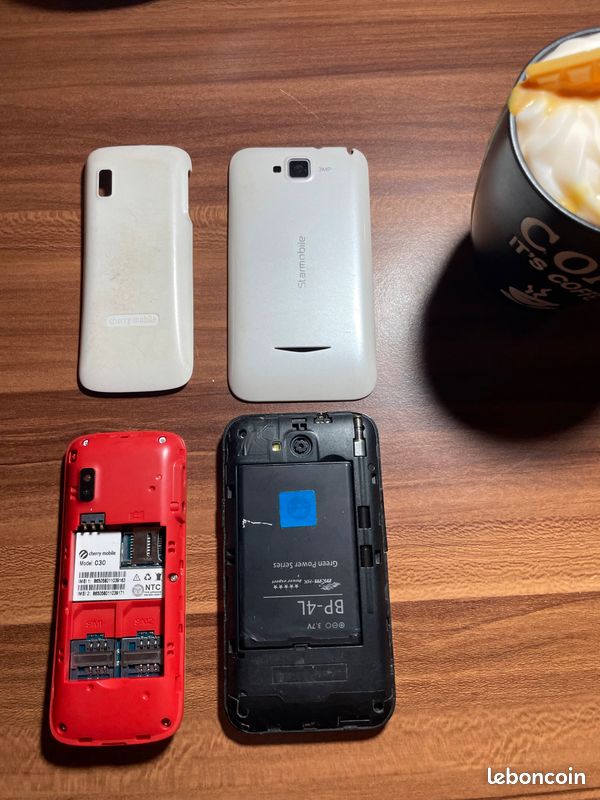 Lot de 2 ancien téléphone pour pièces (image 3)