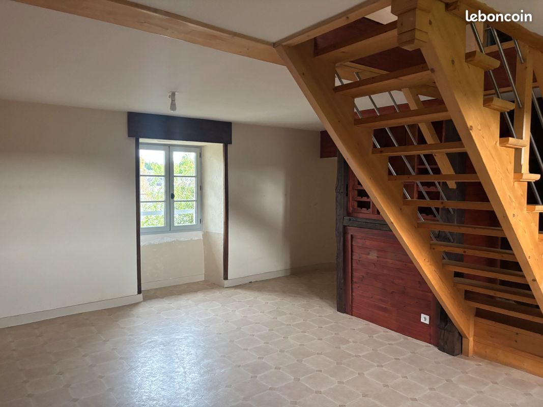 Appartement T4 duplex centre historique Saint Yrieix La Perche - Saint-Yrieix-la-Perche 87500 (image principale 1)