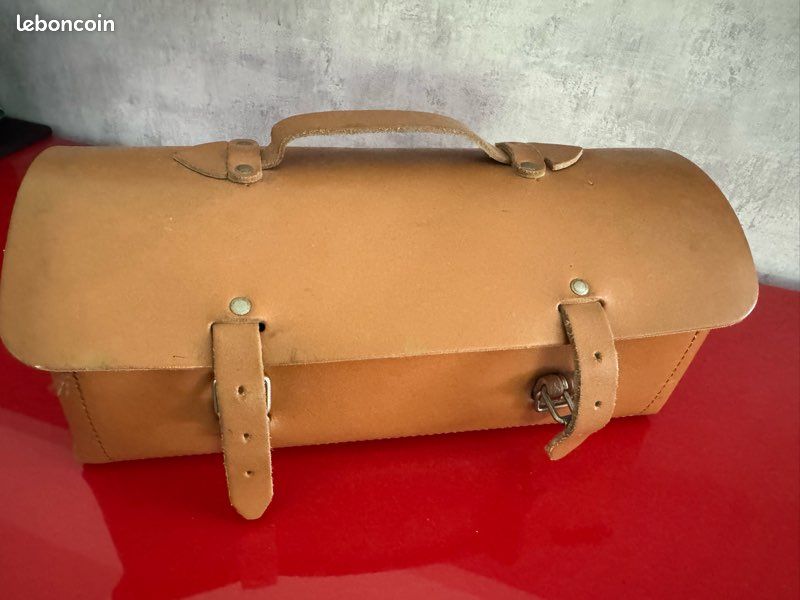 Sacoche cuir ,fournitures bureau (image 1)