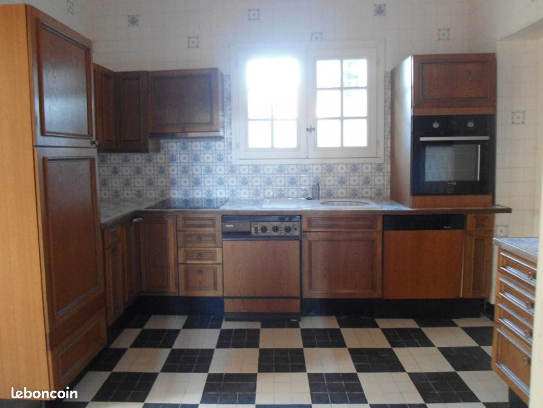 Propriété 11 pièces 320 m² - Saint-Georges-du-Bois 17700 (image principale 9)