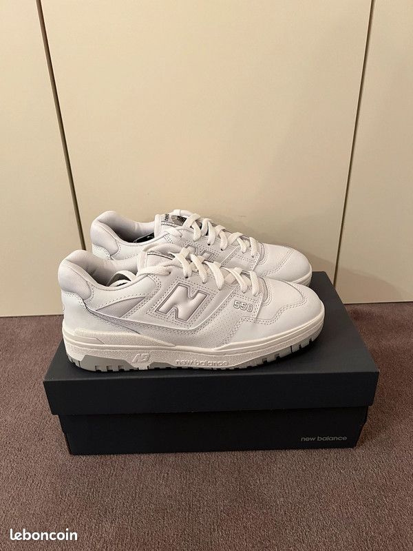 New Balance 550 Blanc Gris taille 37.5 (image 1)
