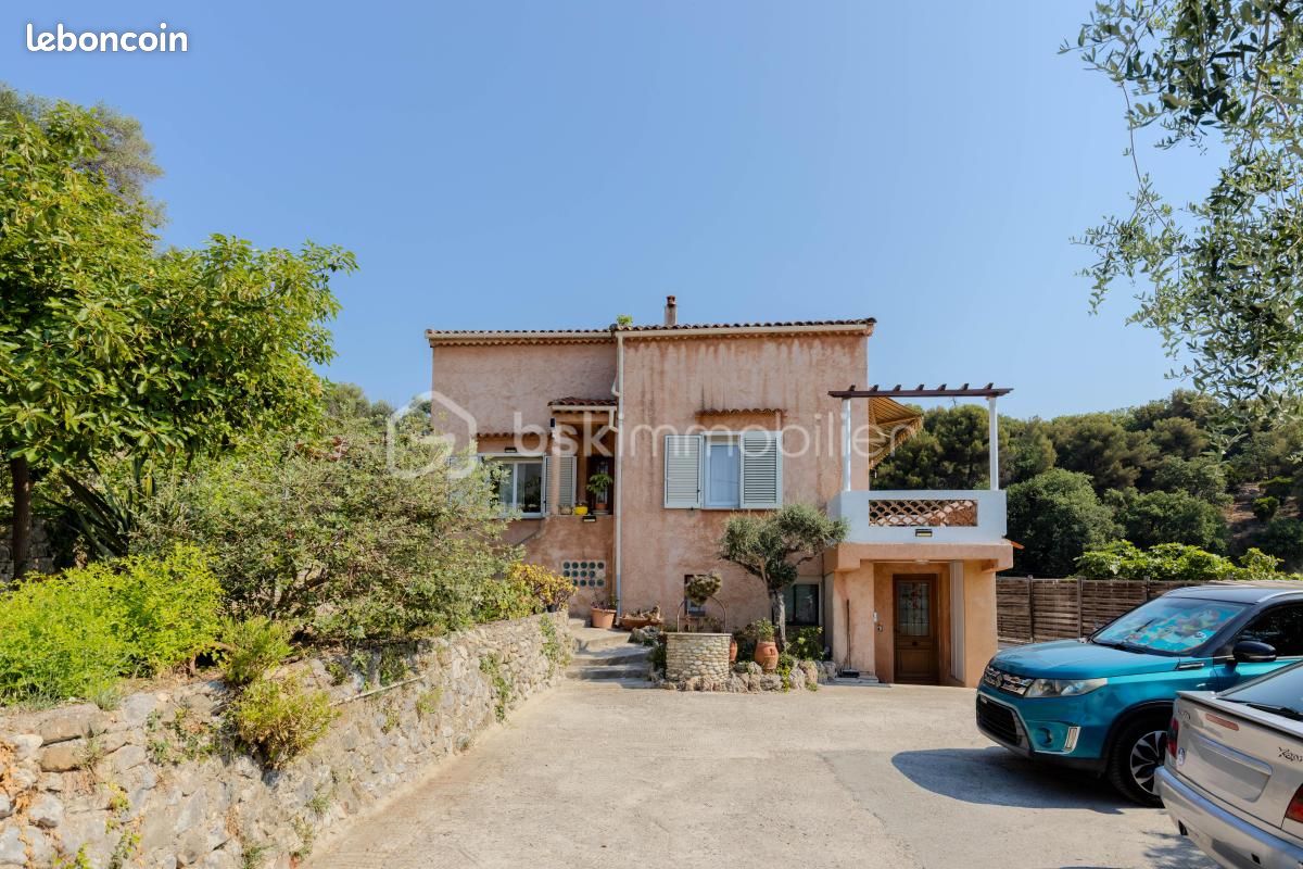 Maison 8 pièces 188 m² · à Menton · 188 m² · 1 090 000 €
