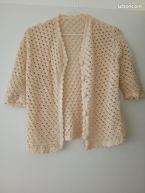 Cardigan en crochet beige (image 1)