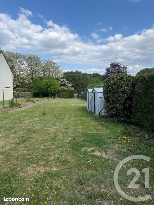 Terrain 600 m² · à Us · 110 000 €