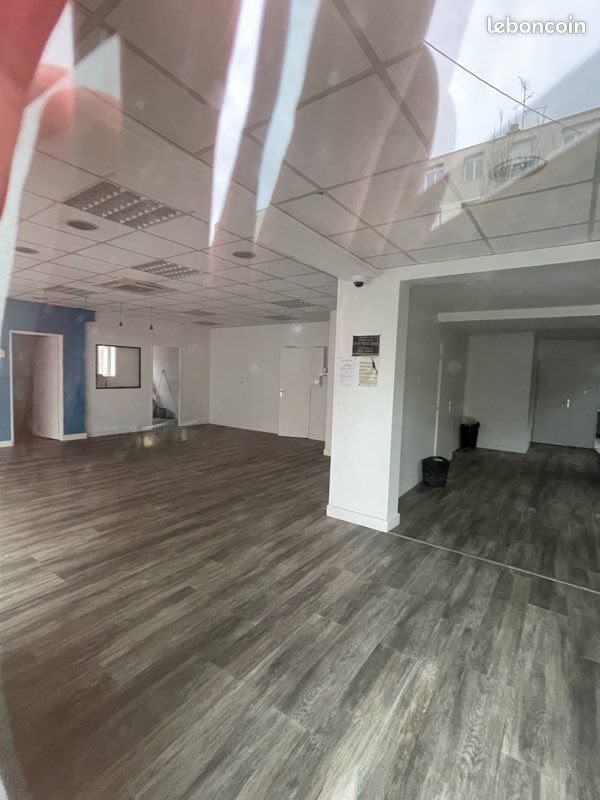Bâtiment à usage de bureaux (image 3)