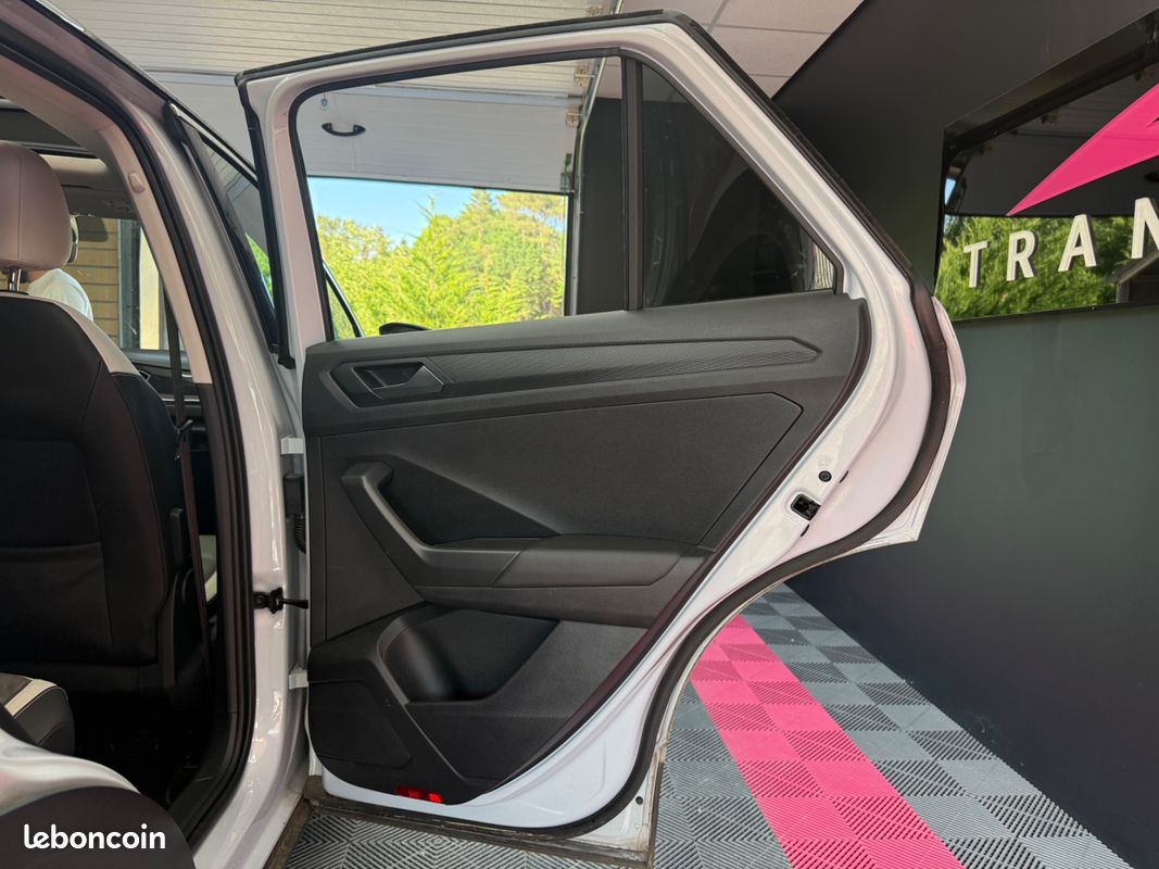 VOLKSWAGEN T-ROC 1.5 TSI 150 EVO Start/Stop DSG7 Carat Exclusive / Entretien Exclusif Volkswagen / Toit Ouvrant (image 49)