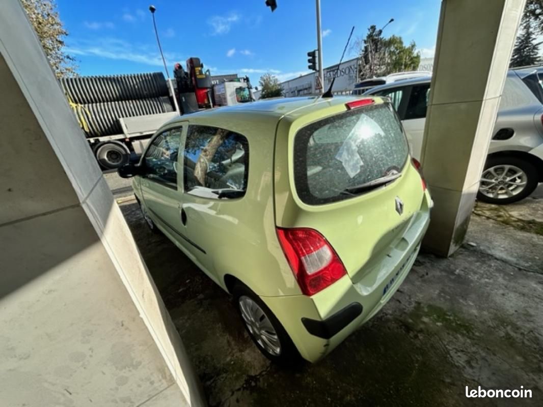 Annonce Renault twingo ii 1.2 lev 16v 75 authentique 2009 ESSENCE