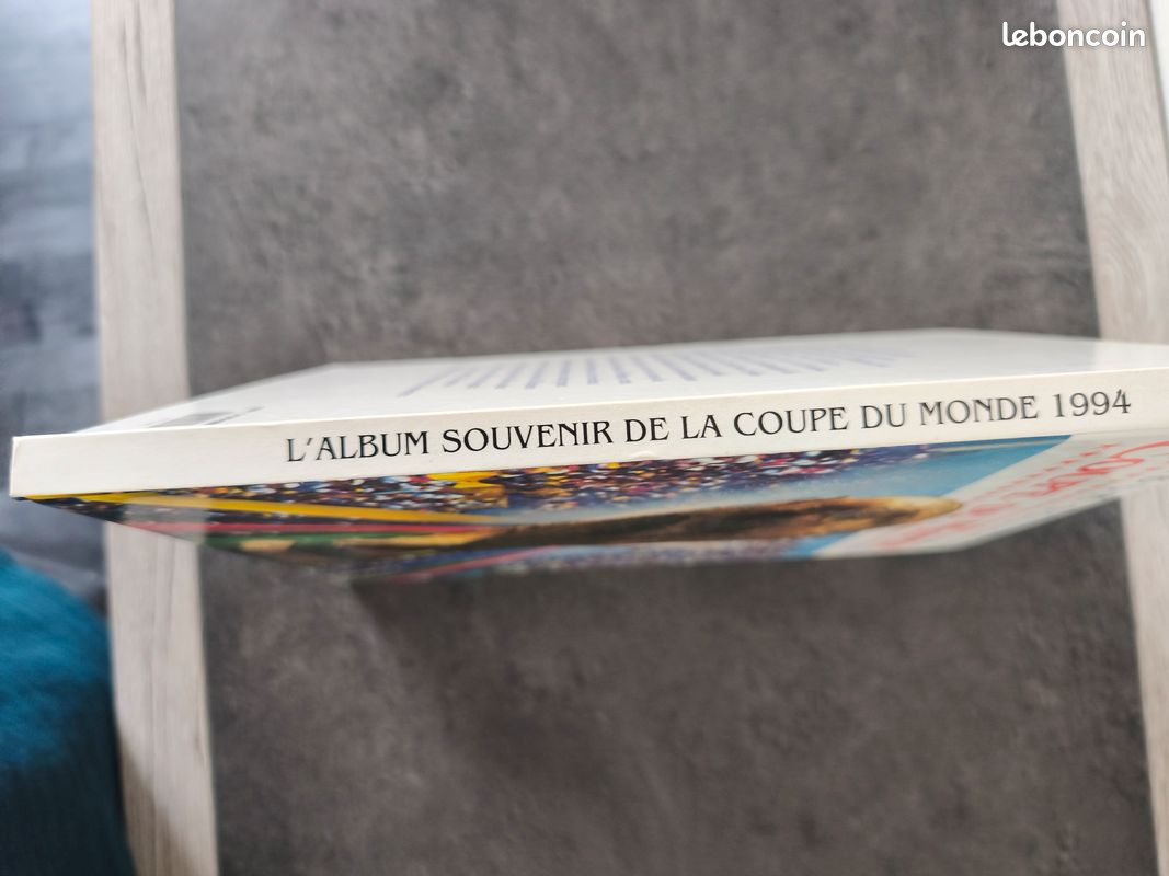 Livres COUPES DU MONDE DE FOOTBALL 1990, 1994, 1998 chaque livre à 8 euros (image 9)