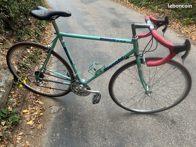 Vélo de route Bianchi céleste campagnolo Vélos
