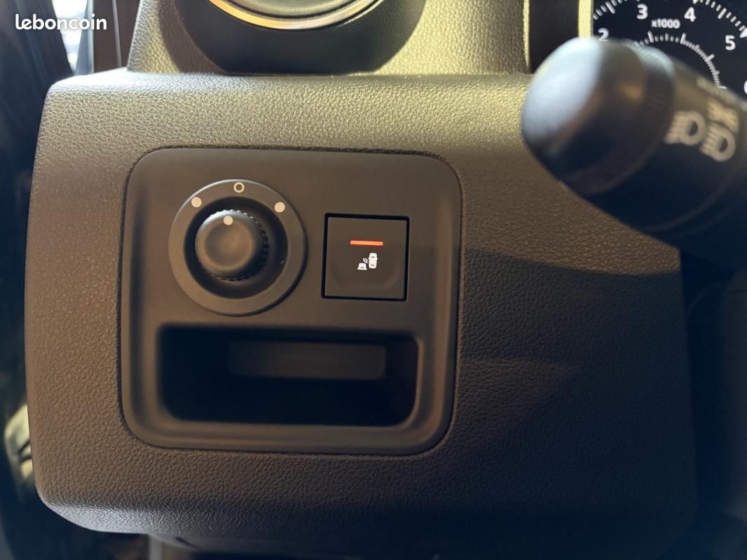 Dacia Duster BLUE 1.5 DCI 115 PRESTIGE (image 19)
