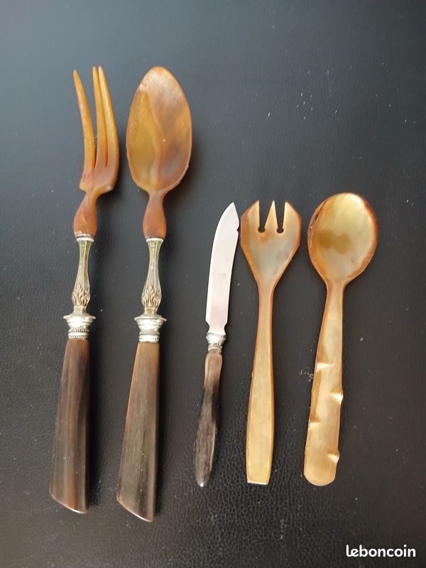 Lot anciens couverts à salade et petit couteau à fromage (image 1)