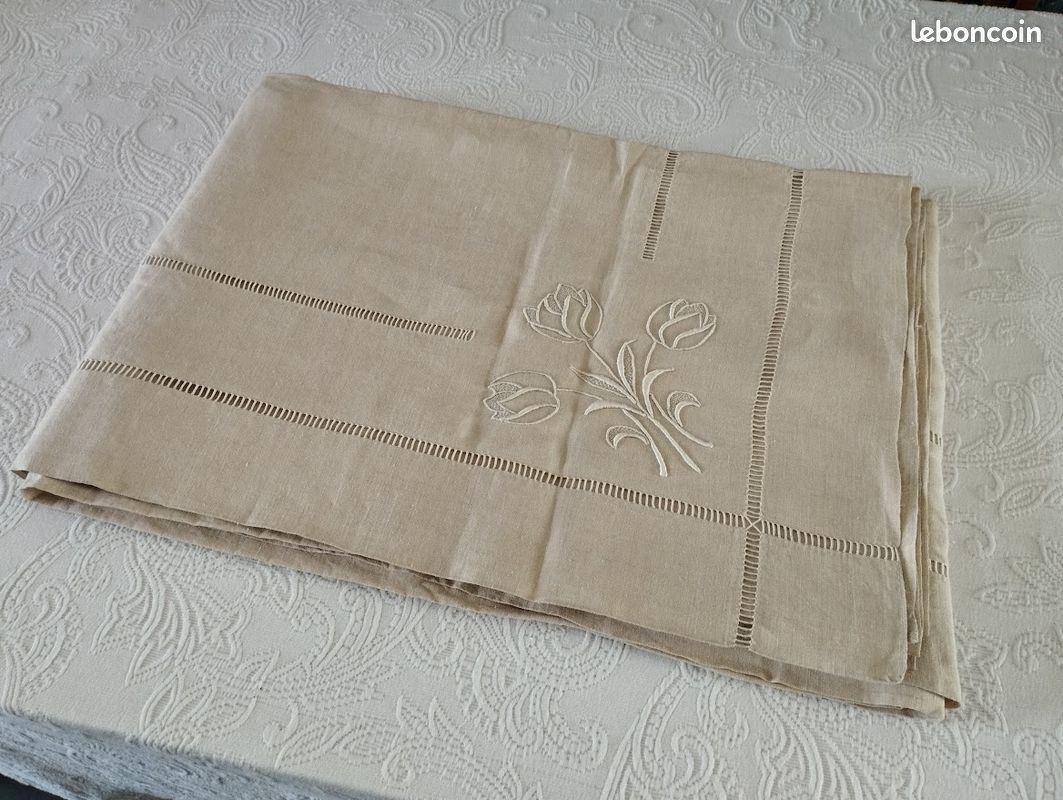 Drap ancien brodé main, pur lin, jamais utilisé (image 2)