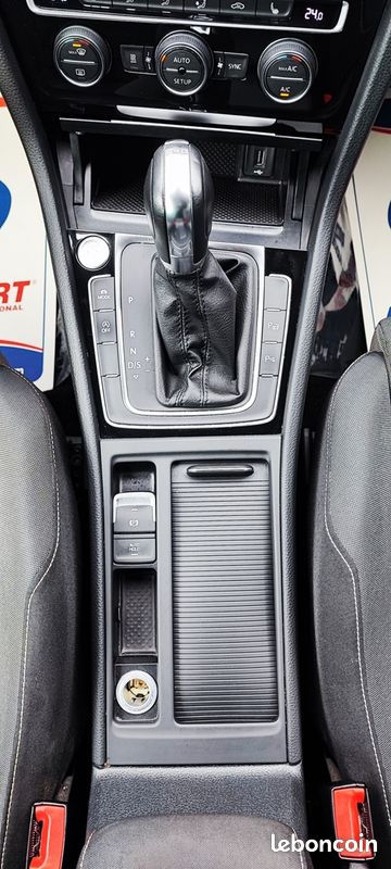 Volkswagen GOLF VII 1.4 TSI 140CH HIGHLINE DSG7*KEYLESS*LANE ASSIST*A.C.C*CAMERA*PARK ASSIST*WEBASTO (image 24)