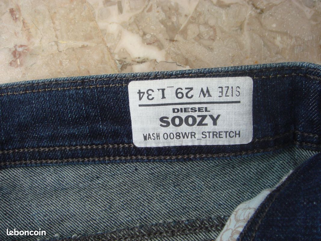 Jeans droits Diesel W29 (T 38-40) (image 3)