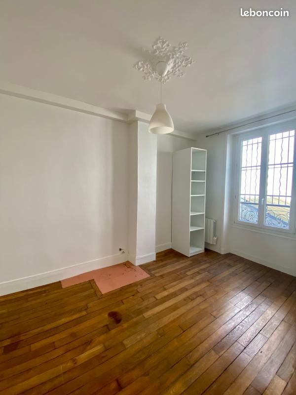 Appartement 3 pièces 44 m² · à Paris · 44 m² · 1 577 €