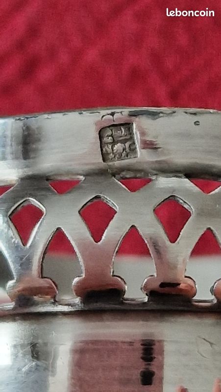 Ancien coffret gobelet rond de serviette en métal argenté