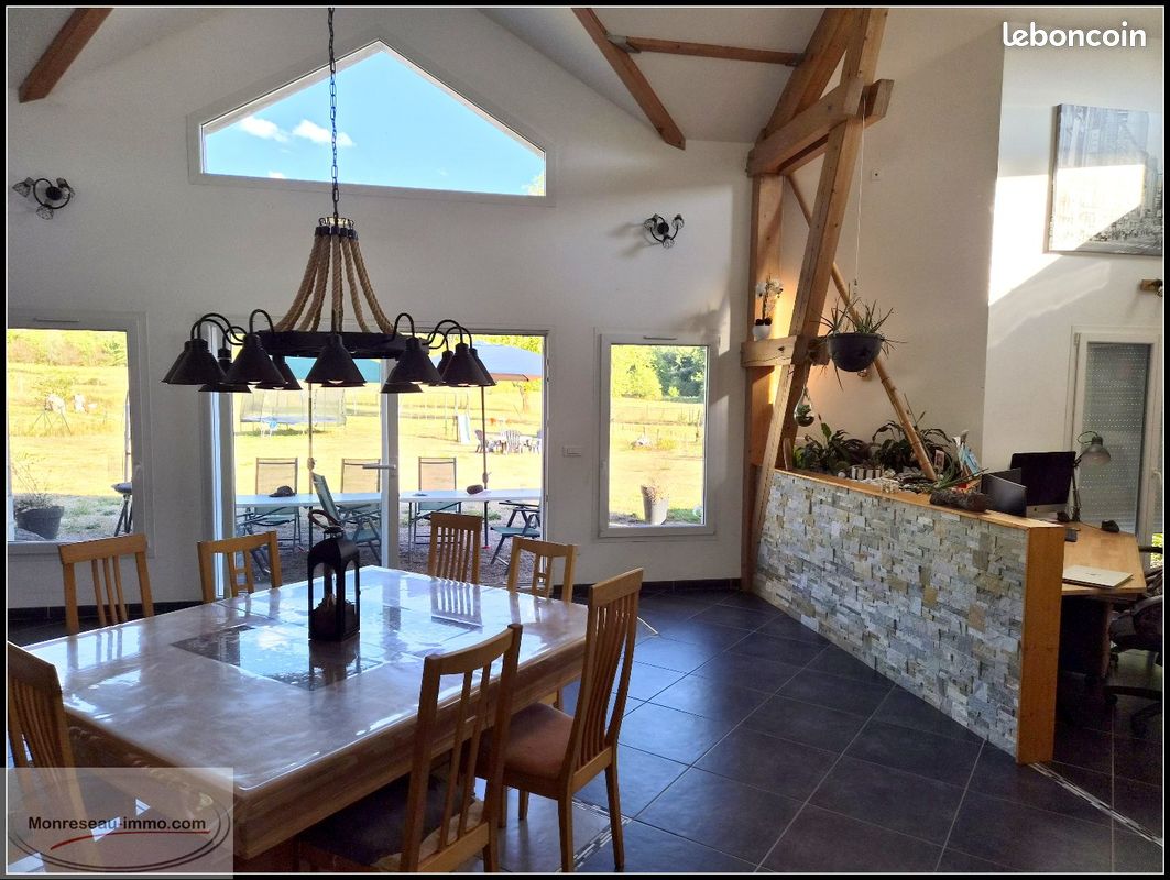 Maison 10 pièces 317 m² · à La Voivre · 317 m² · 472 000 €