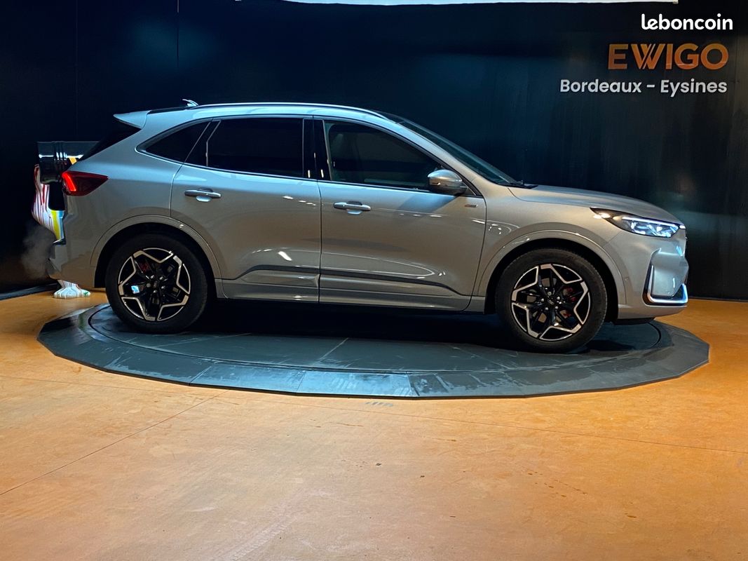 FORD KUGA 2.5 DURATEC 180H 150 HYBRID FHEV ST LINE X 4X2 / TOIT OUVRANT PANORAMIQUE / CARPLAY / CAMÉRa 360 (image 7)