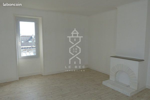 https://img.leboncoin.fr/api/v1/lbcpb1/images/96/99/46/969946edc66b39cb40d3fcc8bb58f57256a24c3f.jpg?rule=ad-image