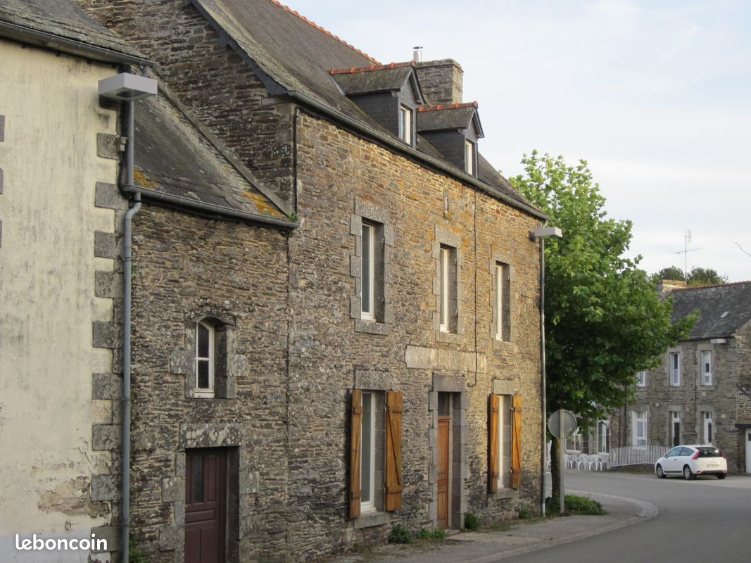 Maison 5 pièces 140 m² · à Bon Repos sur Blavet · 140 m² · 245 000 €