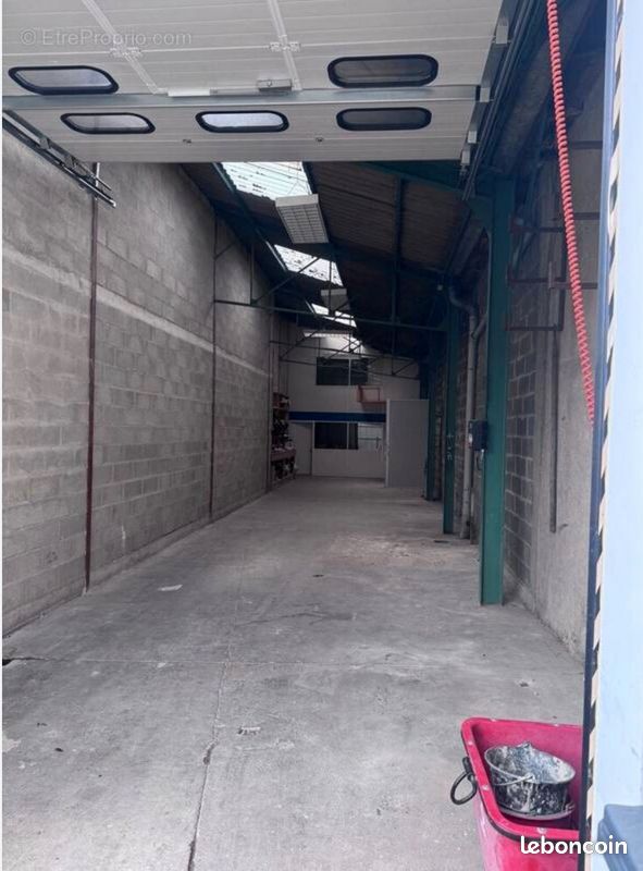 Local commercial 1 pièce 200 m² · à Bertincourt · 200 m² · 50 €/mois