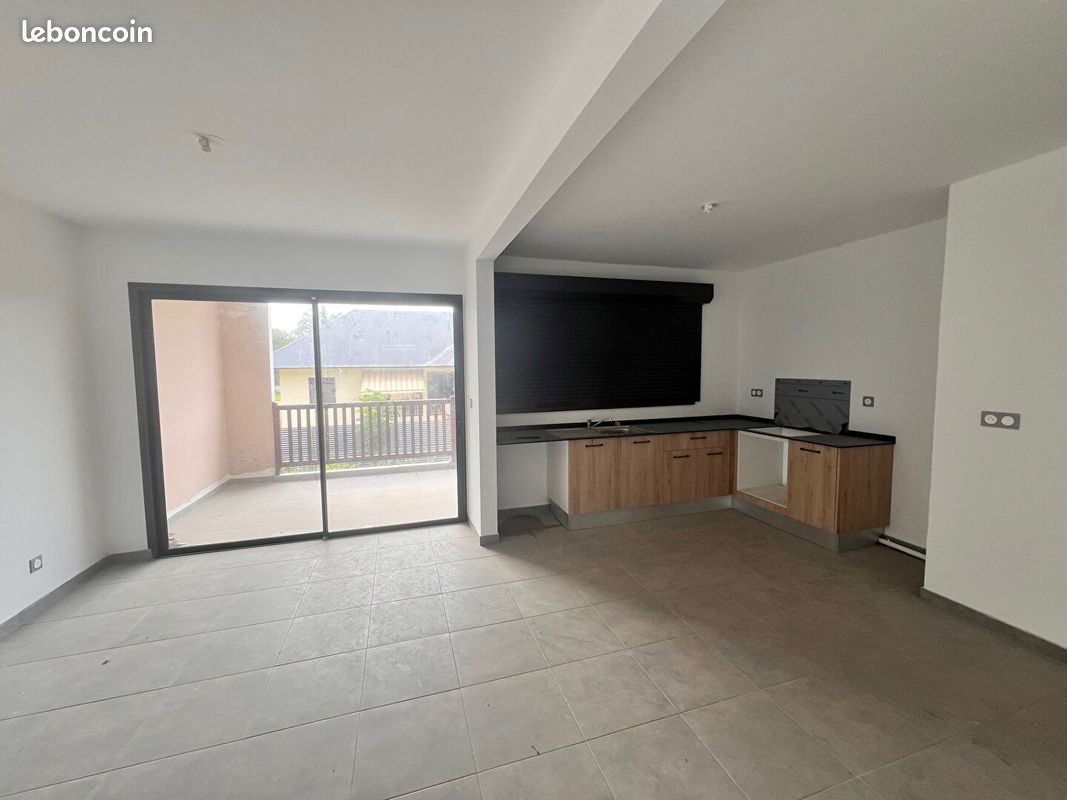 Appartement 3 pièces 65 m² · à Remire-Montjoly · 65 m² · 1 214 €