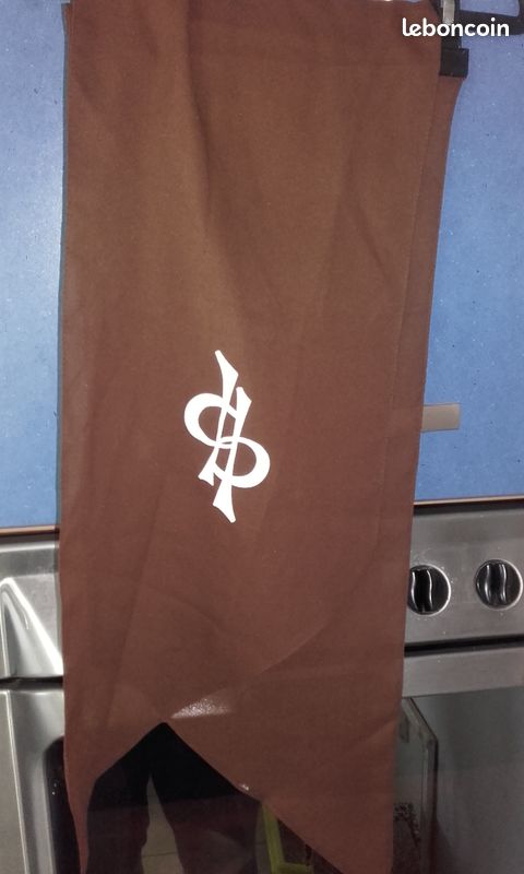 Foulard marron avec motif de 146 cm(ap) (image 1)