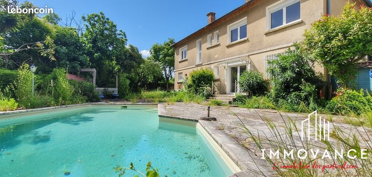 Villa 8 pièces 180 m² — 2