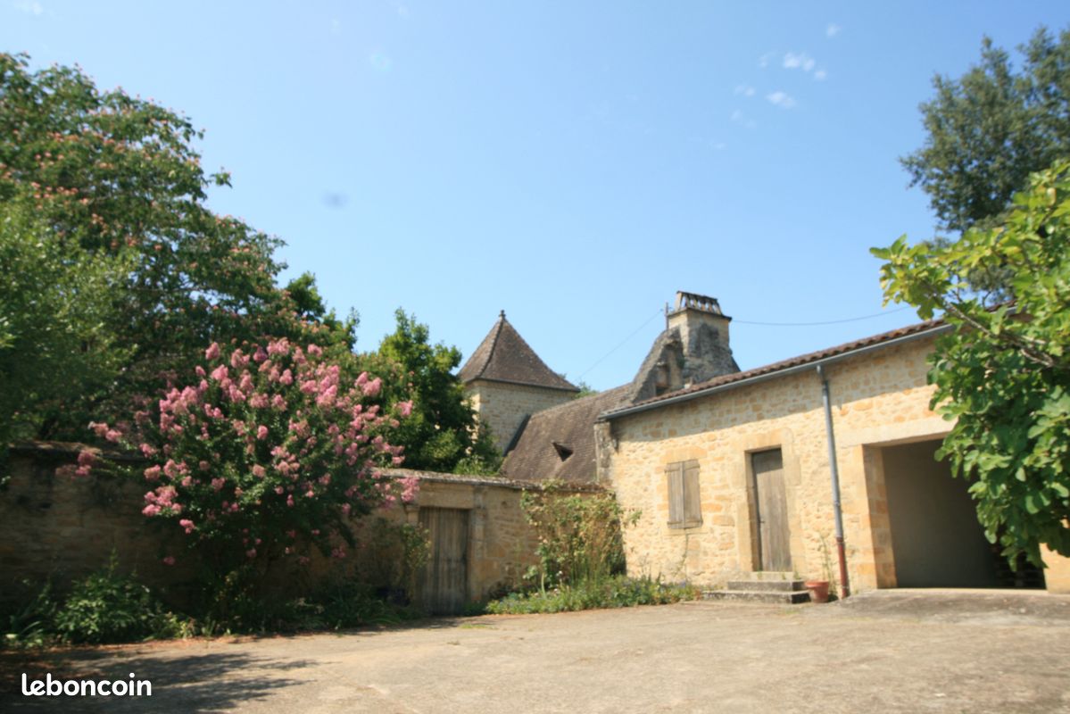 Propriété 7 pièces 181 m² (image 2)