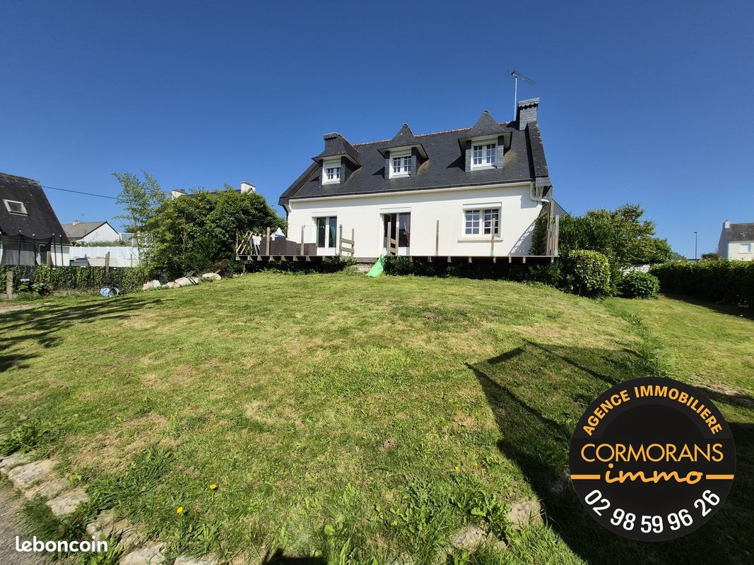 Maison 6 pièces 112 m² · à Trégourez · 112 m² · 197 160 €