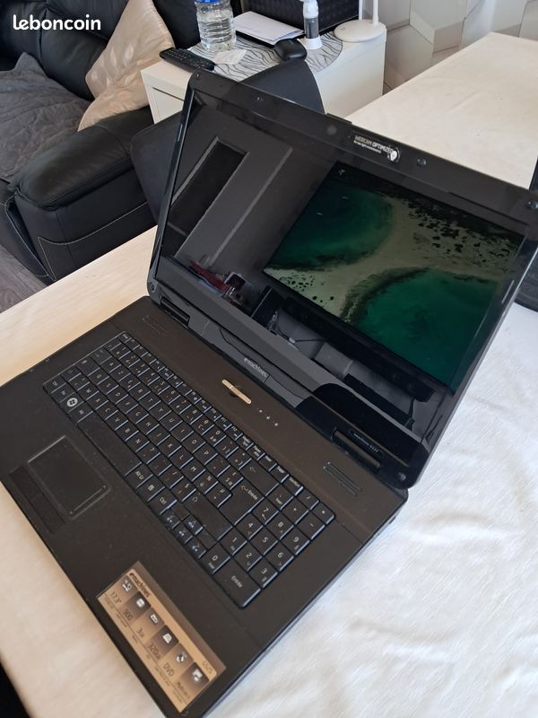 Ordinateur eMachines G525 (image 3)