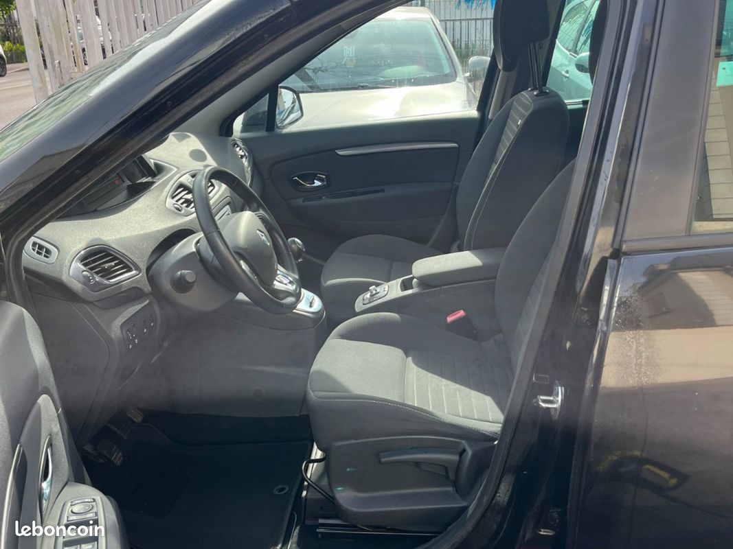 RENAULT SCENIC III TCe 115 Energy Limited (image 11)