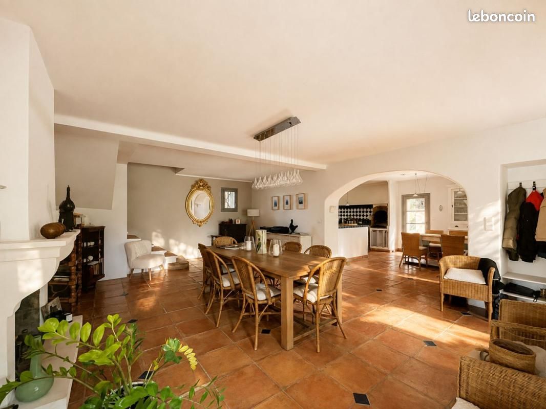 Mas 6 pièces 238 m² (image 9)