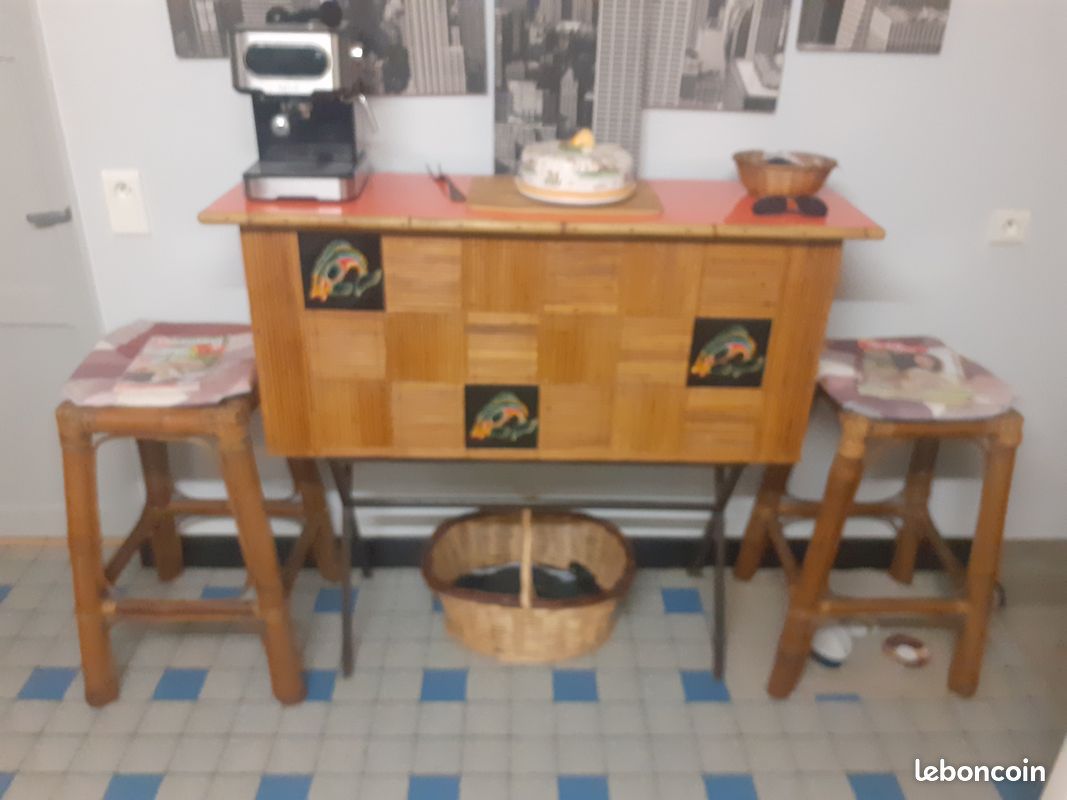Vente bar,table et 4 chaises rotin (image 1)